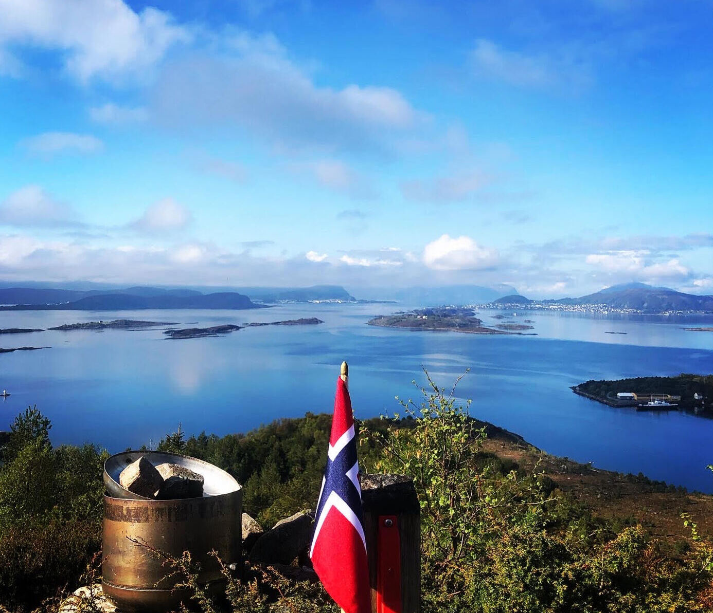 S&oslash;vika village scene