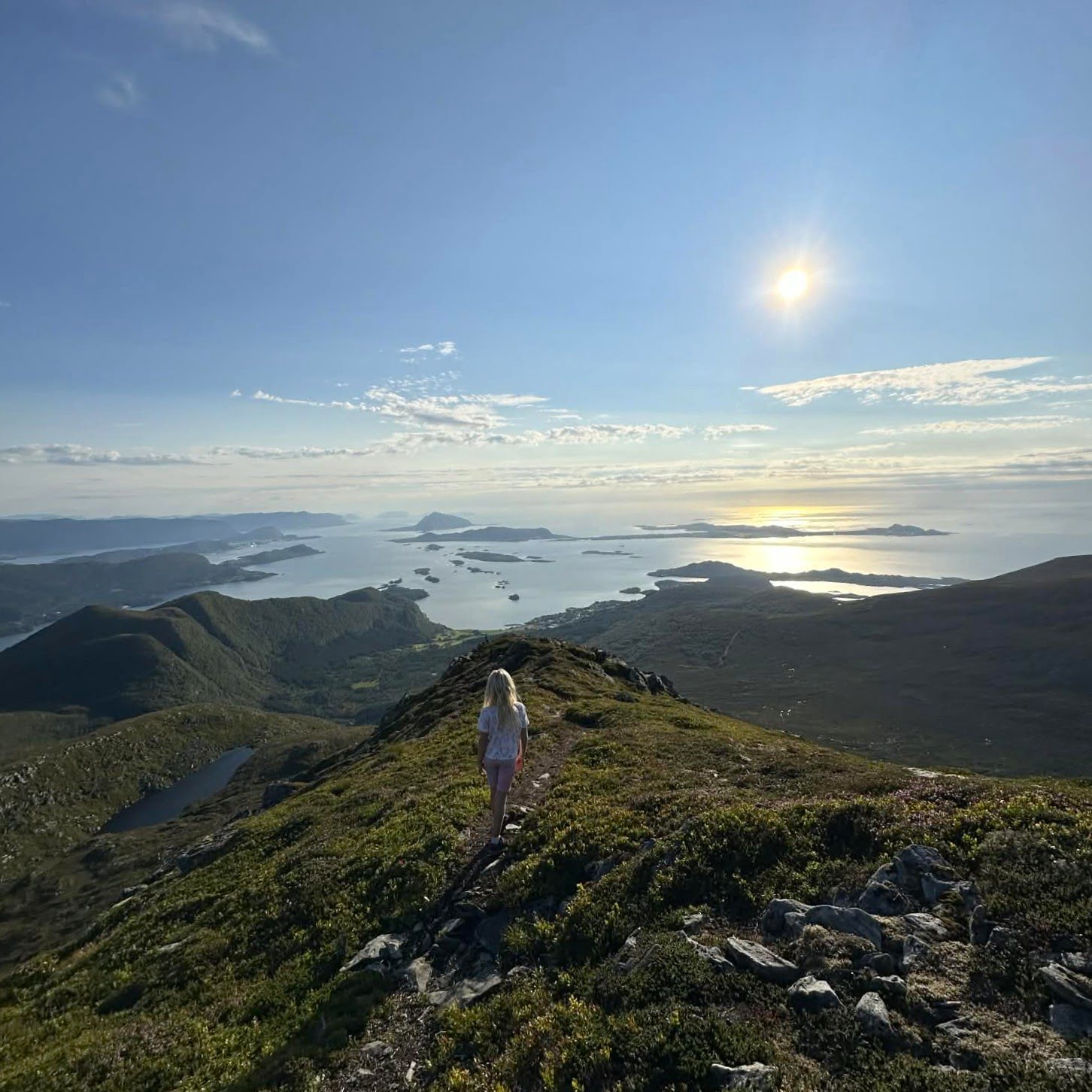 Tverrbrotshornet peak near S&oslash;vik